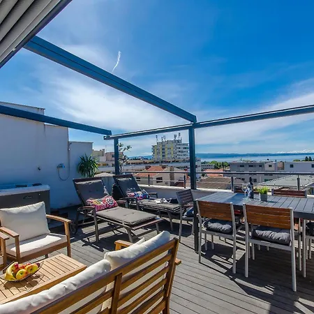 Jacuzzi Sky Apartment