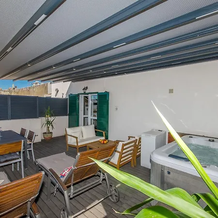 Jacuzzi Sky Apartment